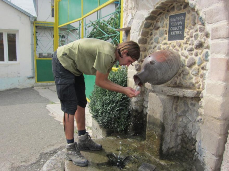 Studánka ve vesnici