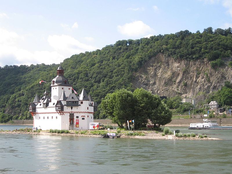 Německo, Rýnská cyklostezka v blízkosti Zollburg
