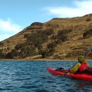 Jezero Titicaca obepluto na kajaku! + VIDEO