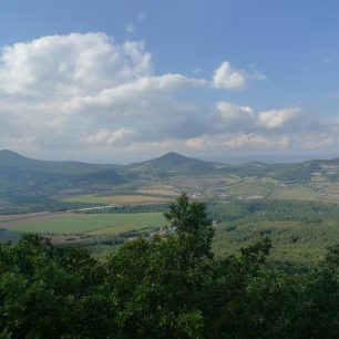 Milešovka a Kletečná z Lovoše