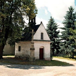 Kaplička v Měníně