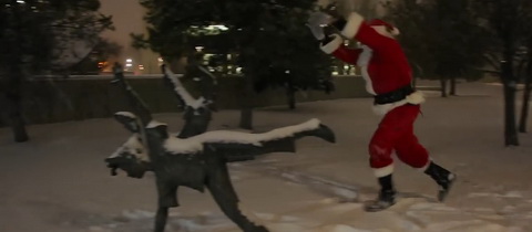 Víme, jak Santa Claus roznáší v Americe dárky! +VIDEO