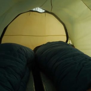 Dva měsíce ve stanu?
