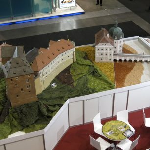 Model hradu a zámku Bečov