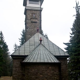 Rozhledna a kaple na Kozubové