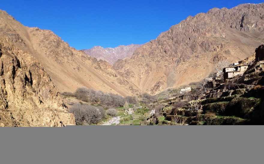 Údolí Tisgui - domy uplácané z hliny