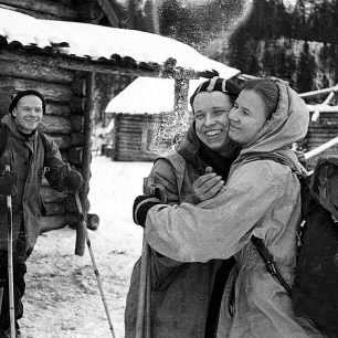 Zleva Dyatlov, Yudin, Dubininová