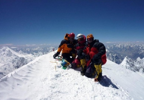 Na vrcholu Gasherbrum I, 2009