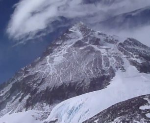 Pohled na Everest z tábora IV