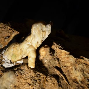 Detail krasových útvarů, jeskyně Na Pomezí