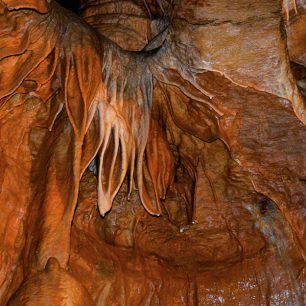Nádherná krasová výzdoba v jeskyni Výpustek, Moravský kras