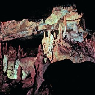 Jeden z dómů v Mladečských jeskyních