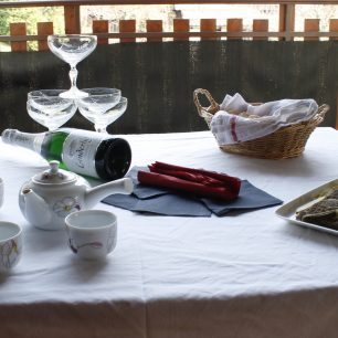 Příjemné servírování játrové paštiky