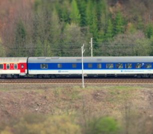 Nepřítel klidu v podobě vlaku...