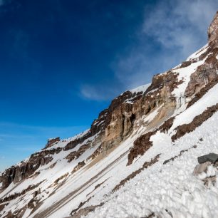 Svah posetý kajícníky