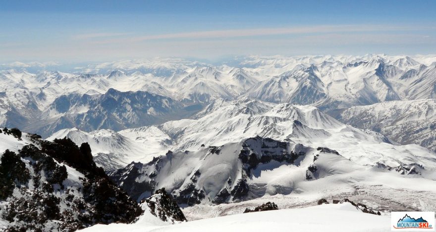 Pohled z vrcholu Kazbeku, byla to nádhera 
