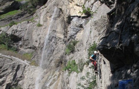 Lezení v doprovodu vodopádu