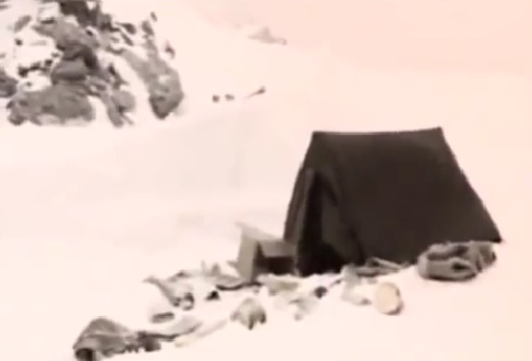 Nadji deset rozdílů mezi dnešním výškovým táborem