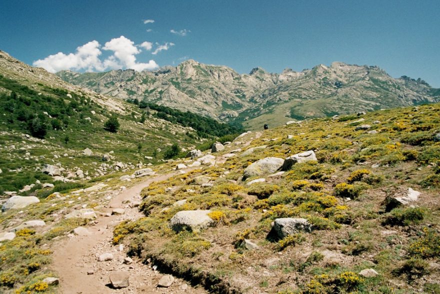 Cesta od Lac de Nino k potoku Tavignano