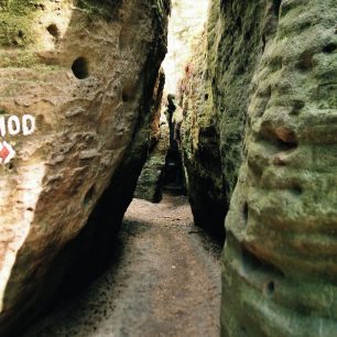 Vchod do Toulovcových maštalí