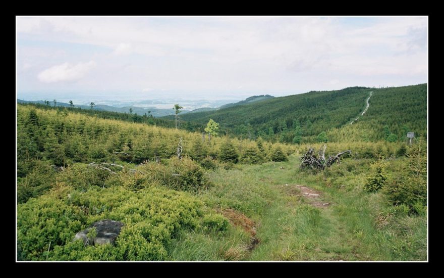 Výstup na Smrk s výhledem do Polska