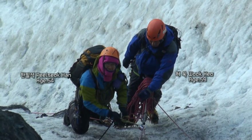 Japonští horolezci v klasické alpské cestě