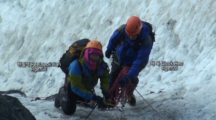 Japonští horolezci v klasické alpské cestě