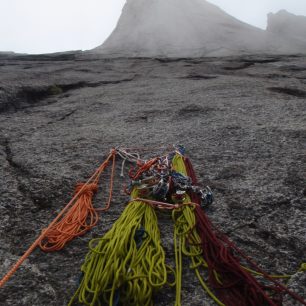 Pro dnešek končíme, opět začíná pršet