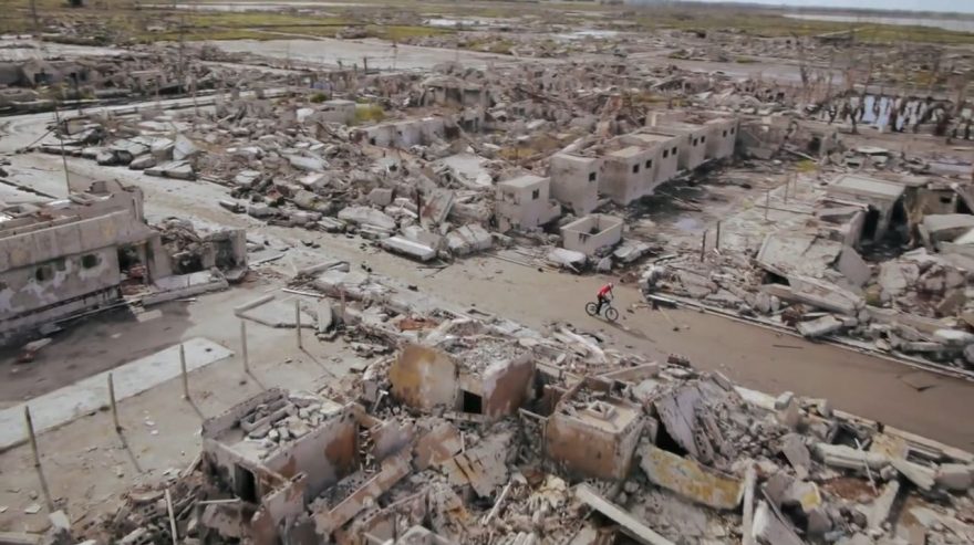 Rozbořený Epecuén jako hlavní motiv