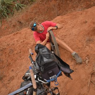 Oprava jendoho z mnoha defektů