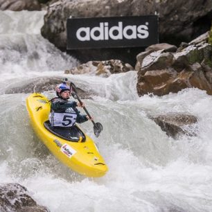 Nouria Newman na závodní trati