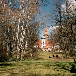 Park s hradem Bouzov