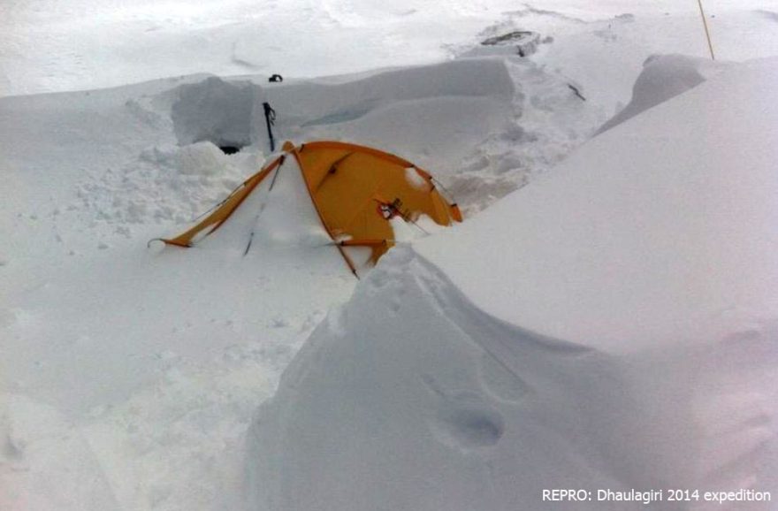 Základní tábor pod Dhaulagiri