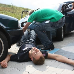 Jak postupovat při autonehodě?