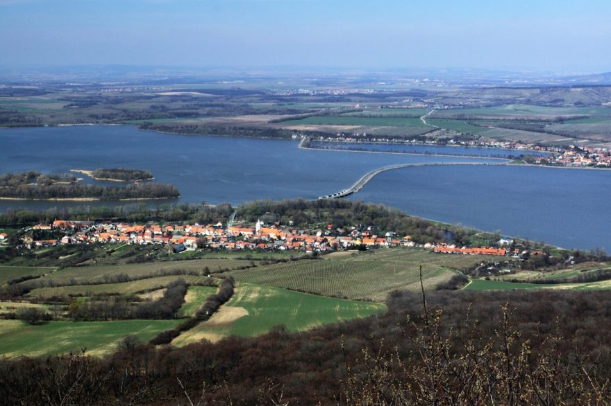 Výhled na Mušovská jezera