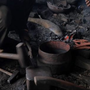 Mezi dobou železnou a postmoderní