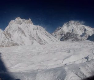 Zimní K2 (napravo)