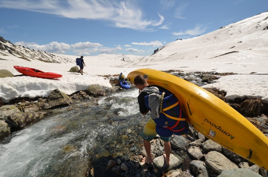 Cesta vzhůru není s kajakem žádná sranda