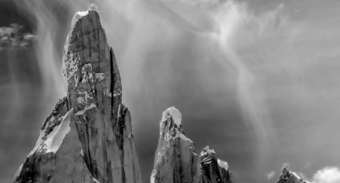 Na vrcholu se nachází tzv.ledový hřib, který není každý rok lezitelný