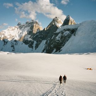 Trek ke Sněžnému jezeru po ledovcích Biafo a Hispar s možností výstupu na Workman Peak 1