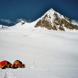 Trek ke Sněžnému jezeru po ledovcích Biafo a Hispar s možností výstupu na Workman Peak 2