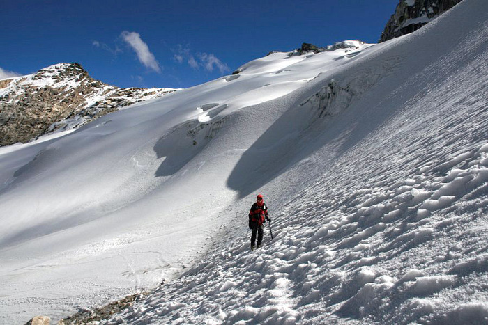 Dva trekové vrcholy v údolí Ishinca 1