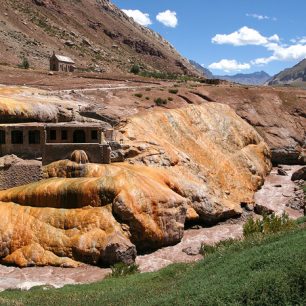 Trek do BC Plaza de Mulas pod Aconcaguou