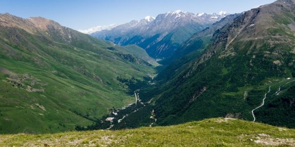 Trek pod Bezengijskou stěnu na Kavkaze