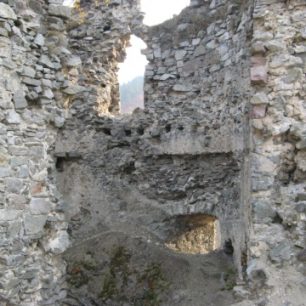 Zřícenina hradu zevnitř