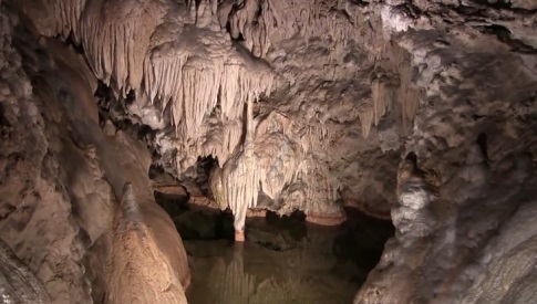 Bohatá skalní výzdoba