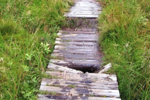 Nebeský žebřík je místy značně poškozen