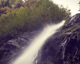 Největší průtok má vodopád samozřejmě na jaře