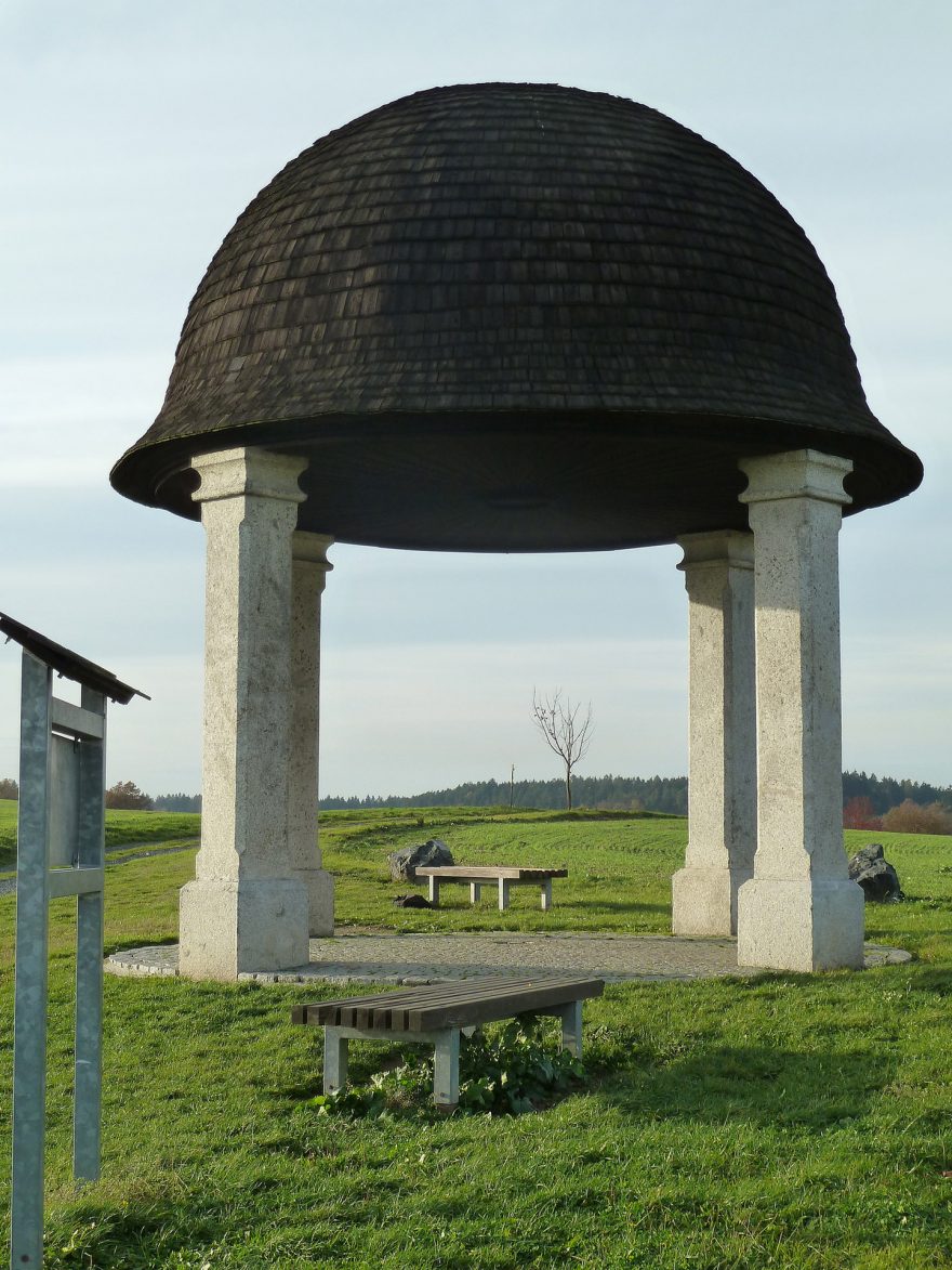 Gloriet Klobouk láká k zastavení