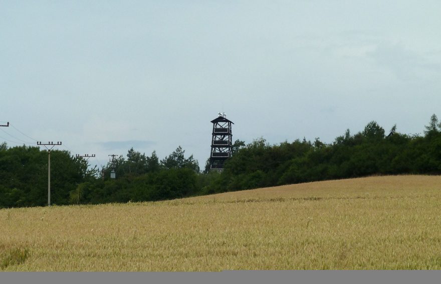 Langova Rozhledna z cesty od Lašovic